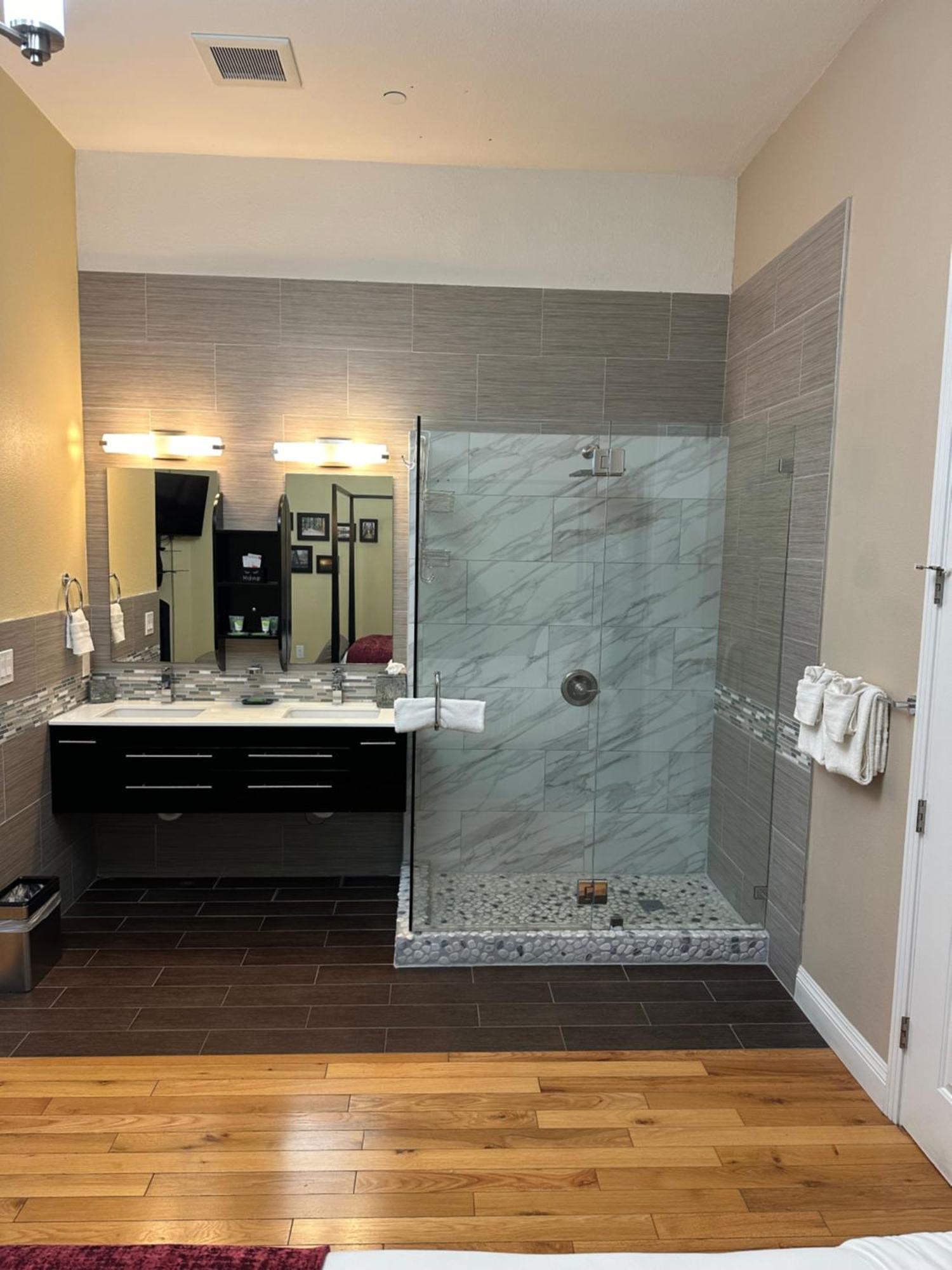 Rio Vista Inn & Suites 산타크루즈 외부 사진